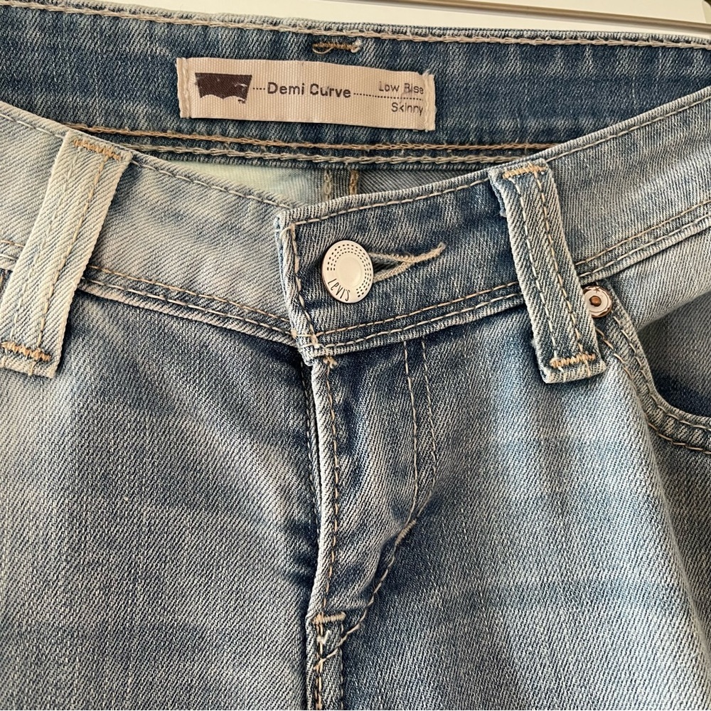 Levi’s Jeans Low Rise Demi Curve - Picture 4 of 7